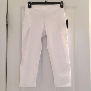 NWT Onzie Crop leggings